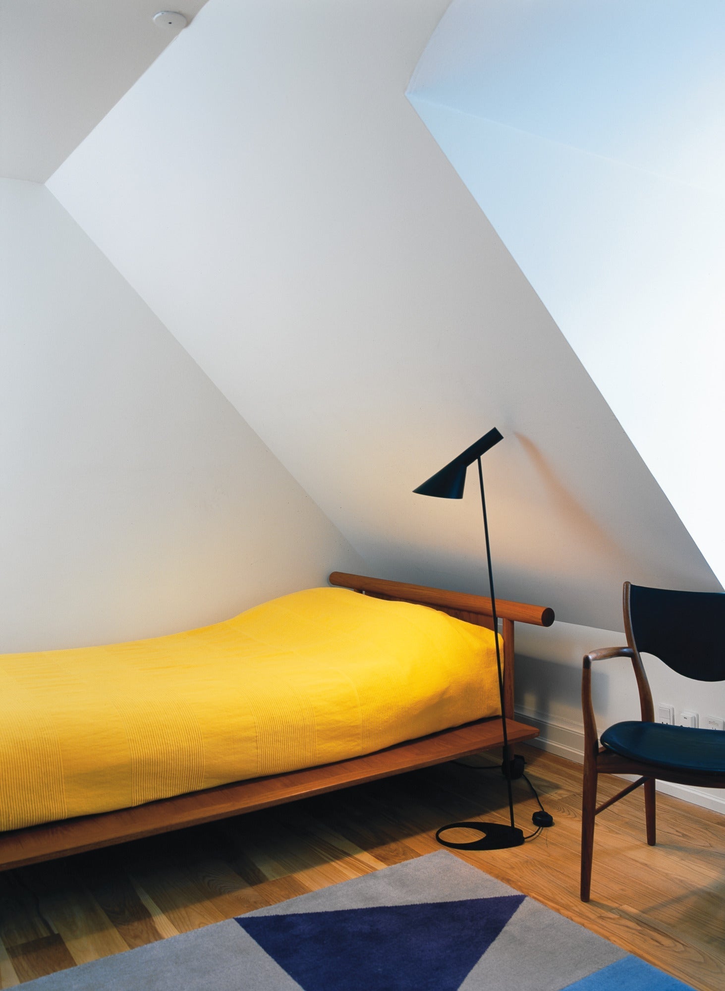 Louis Poulsen AJ Gulvlampe - Sort