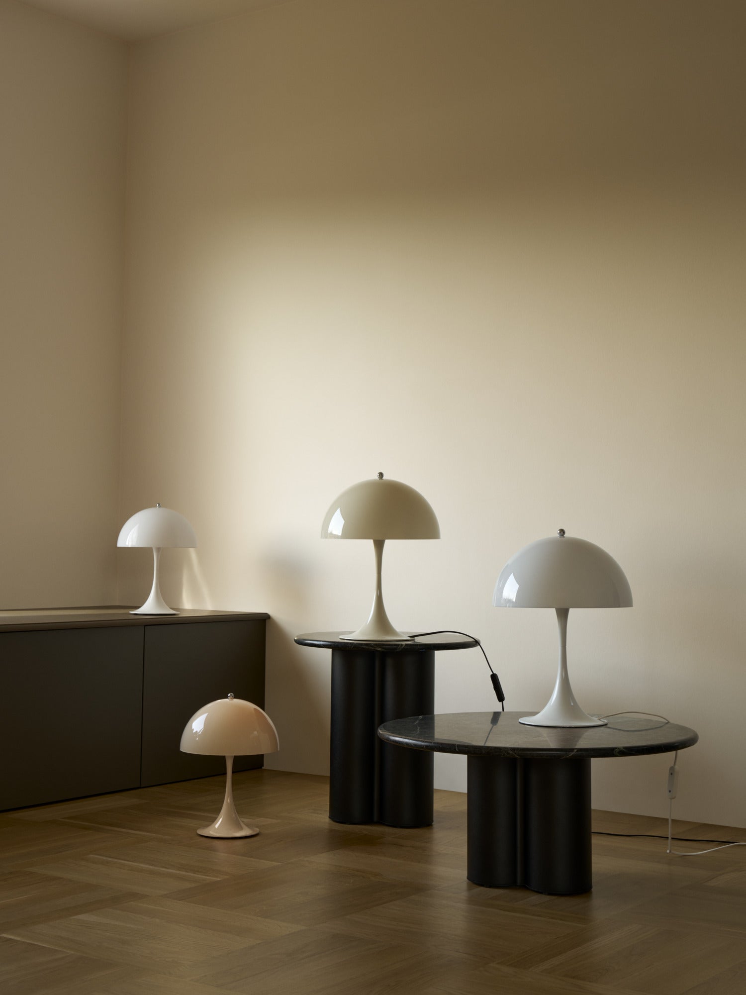 Louis Poulsen Panthella 250 Portable bordlampe - Chrome Opal Beige