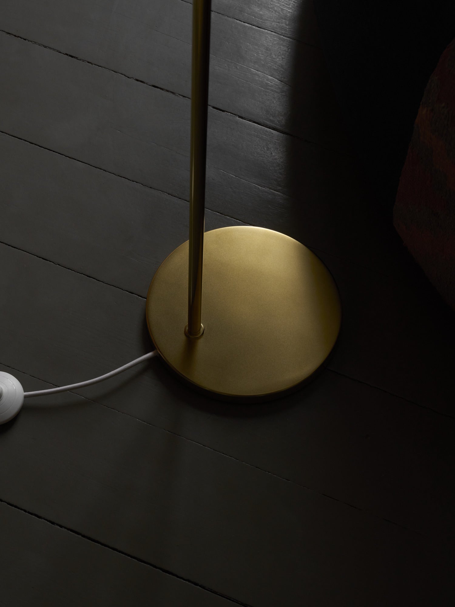 Louis Poulsen - VL Ring Crown Gulvlampe – Brass / Opal Glass