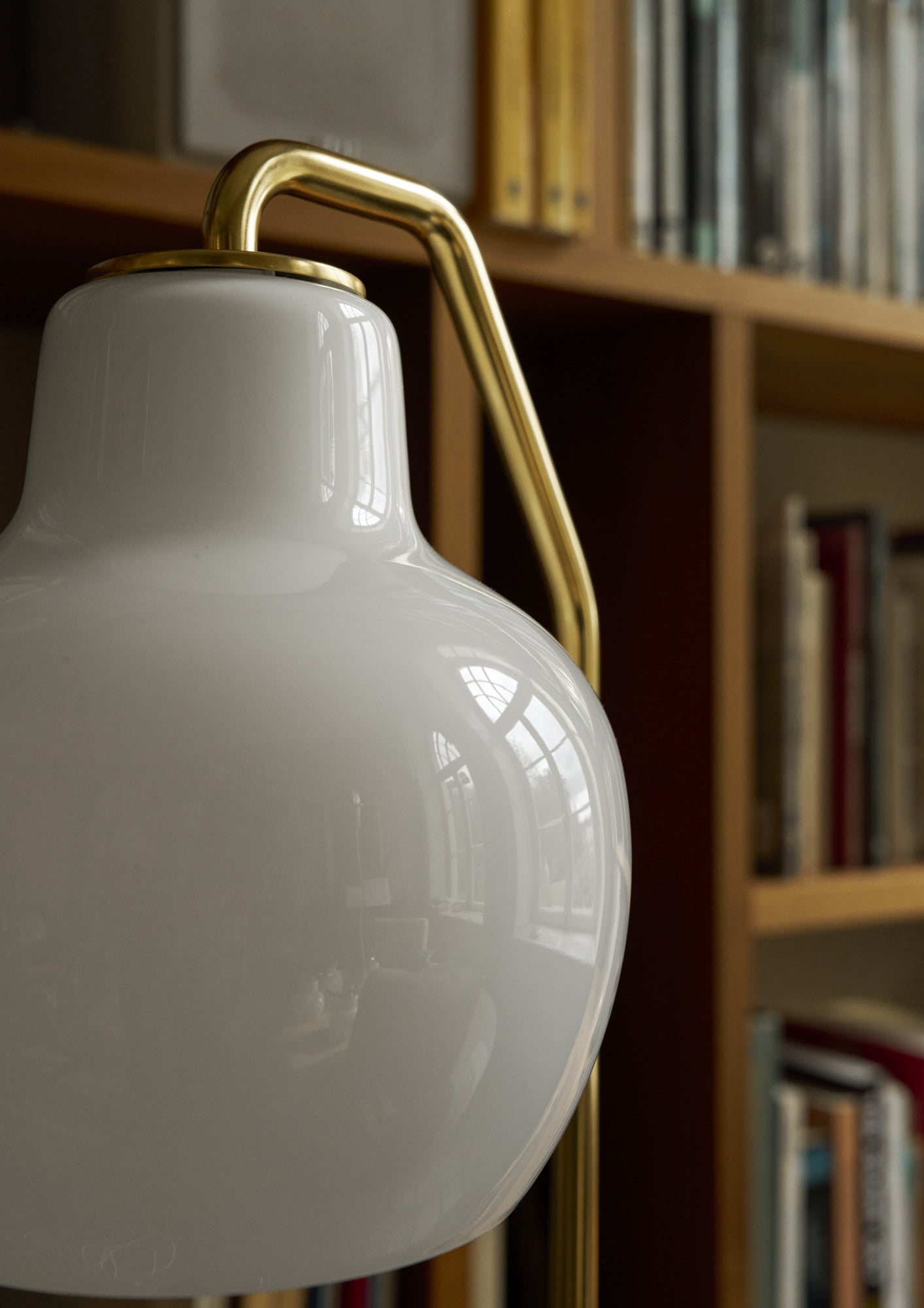 Louis Poulsen - VL Ring Crown Gulvlampe – Brass / Opal Glass